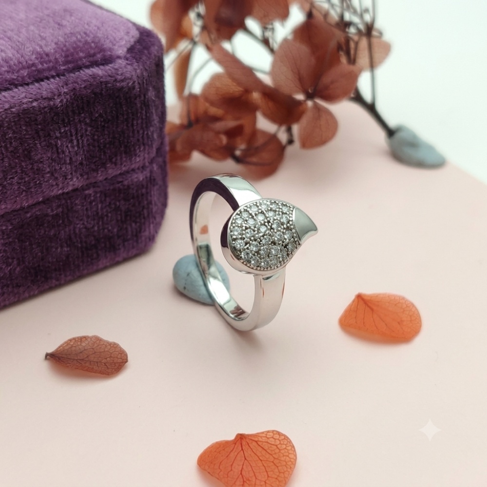CZ  Diamond Cluster 925 Silver Ring