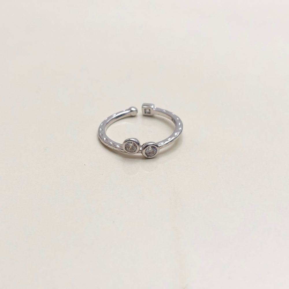 Classic Soltaire Glow Ring