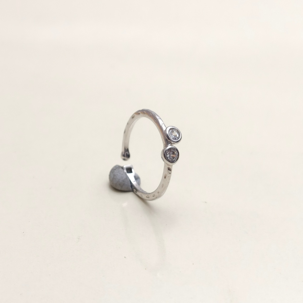 Classic Soltaire Glow Ring