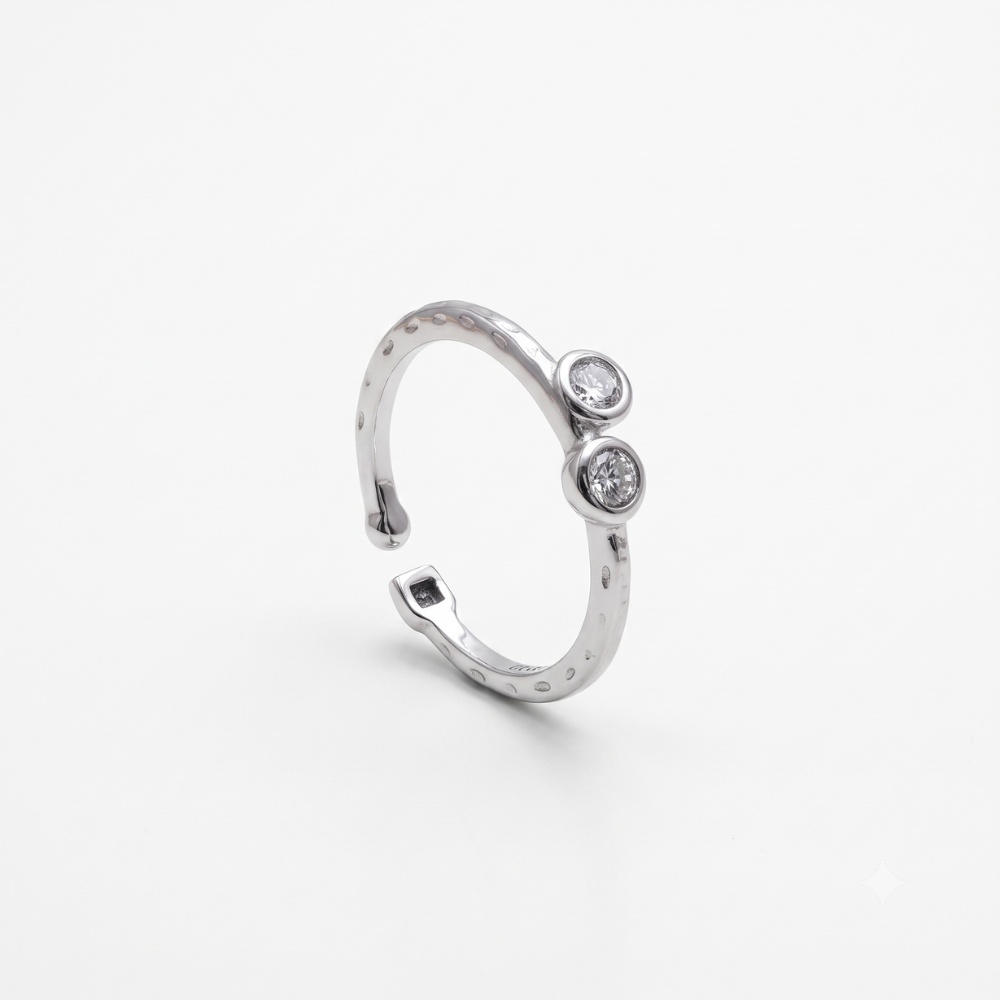 Classic Soltaire Glow Ring