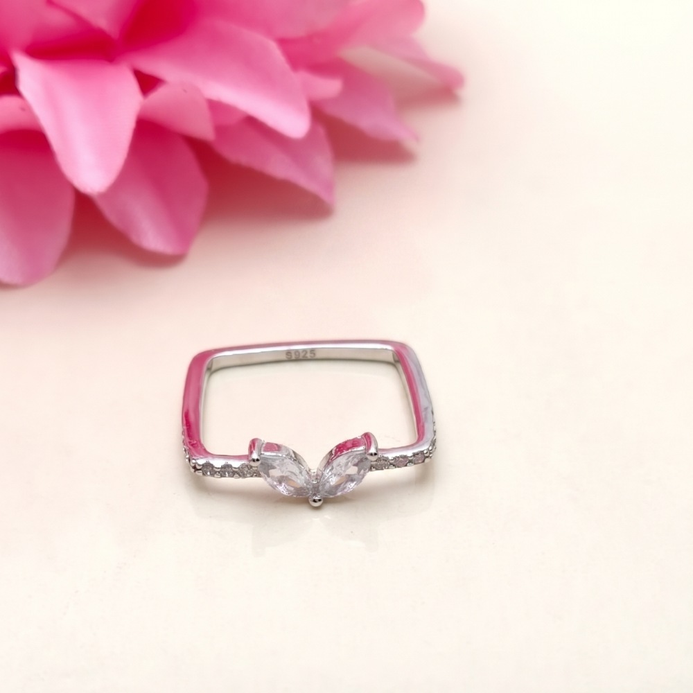 Marquise V Bow 925 Silver Ring