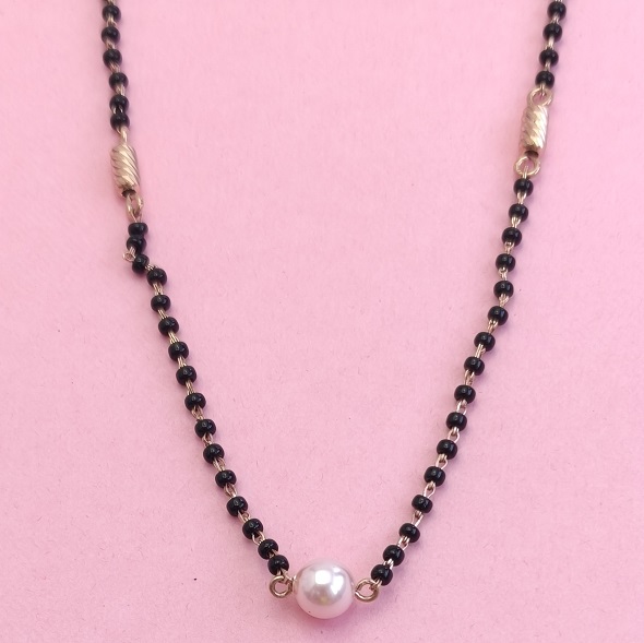 Blush Pearl Mangalsutra – 92.5 Sterling Silver Necklace with Sacred Black Beads and Rose-Hued Center Pearl
