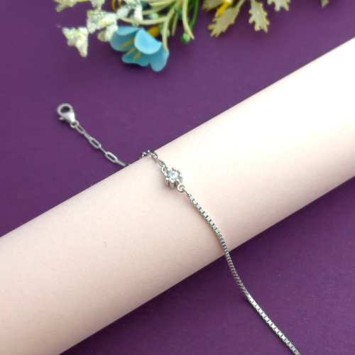 Everyday Solitaire Flower Bracelet Rakhi